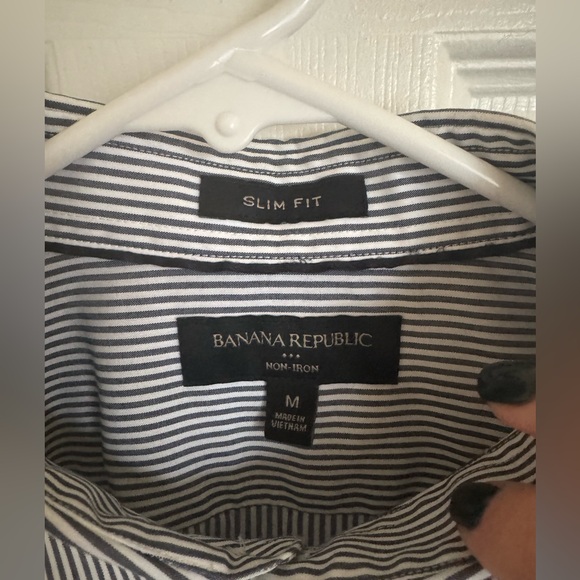 Banana Republic Non Iron Button Down Shirt - Picture 2 of 3